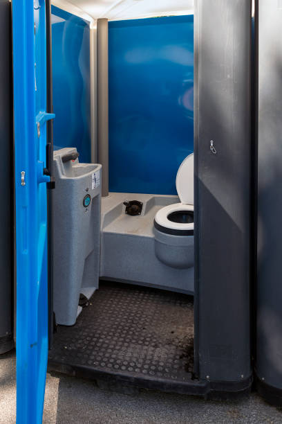 Best High-end porta potty rental  in Fulton, IL